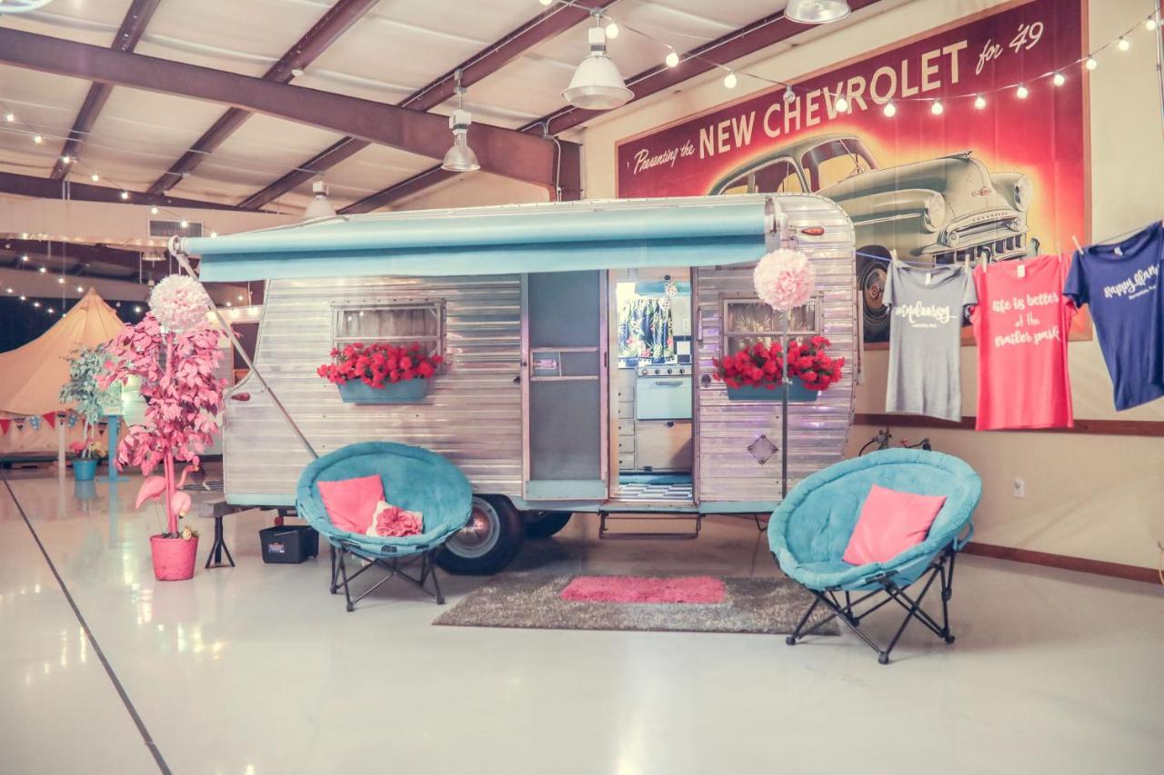 Lone Star Glamp Inn Warrenton Bagian luar foto