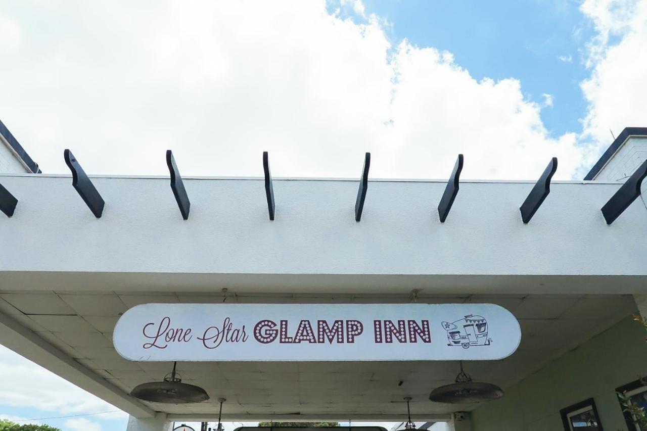 Lone Star Glamp Inn Warrenton Bagian luar foto