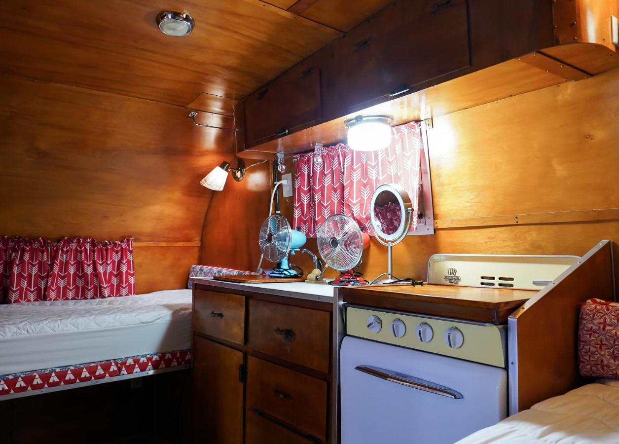 Lone Star Glamp Inn Warrenton Bagian luar foto