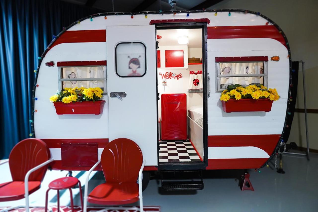 Lone Star Glamp Inn Warrenton Bagian luar foto