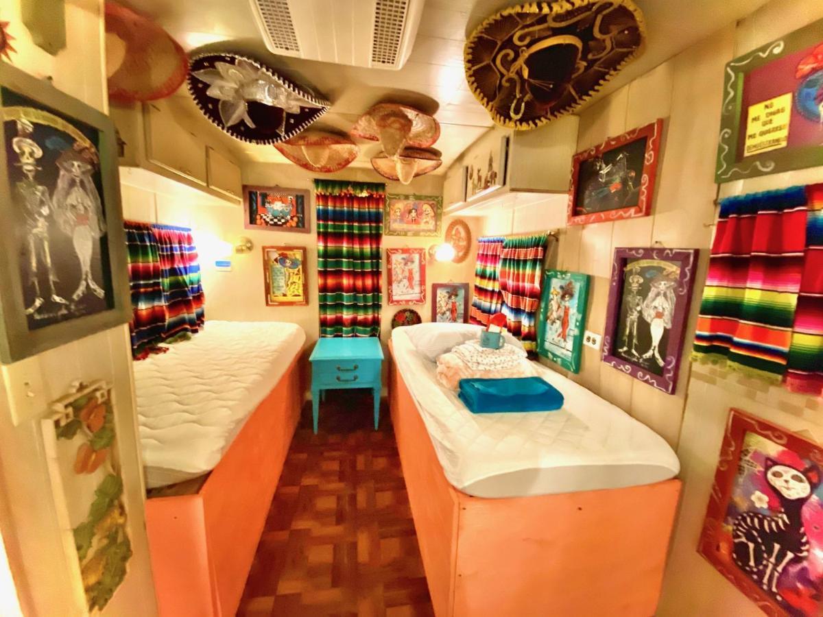 Lone Star Glamp Inn Warrenton Bagian luar foto