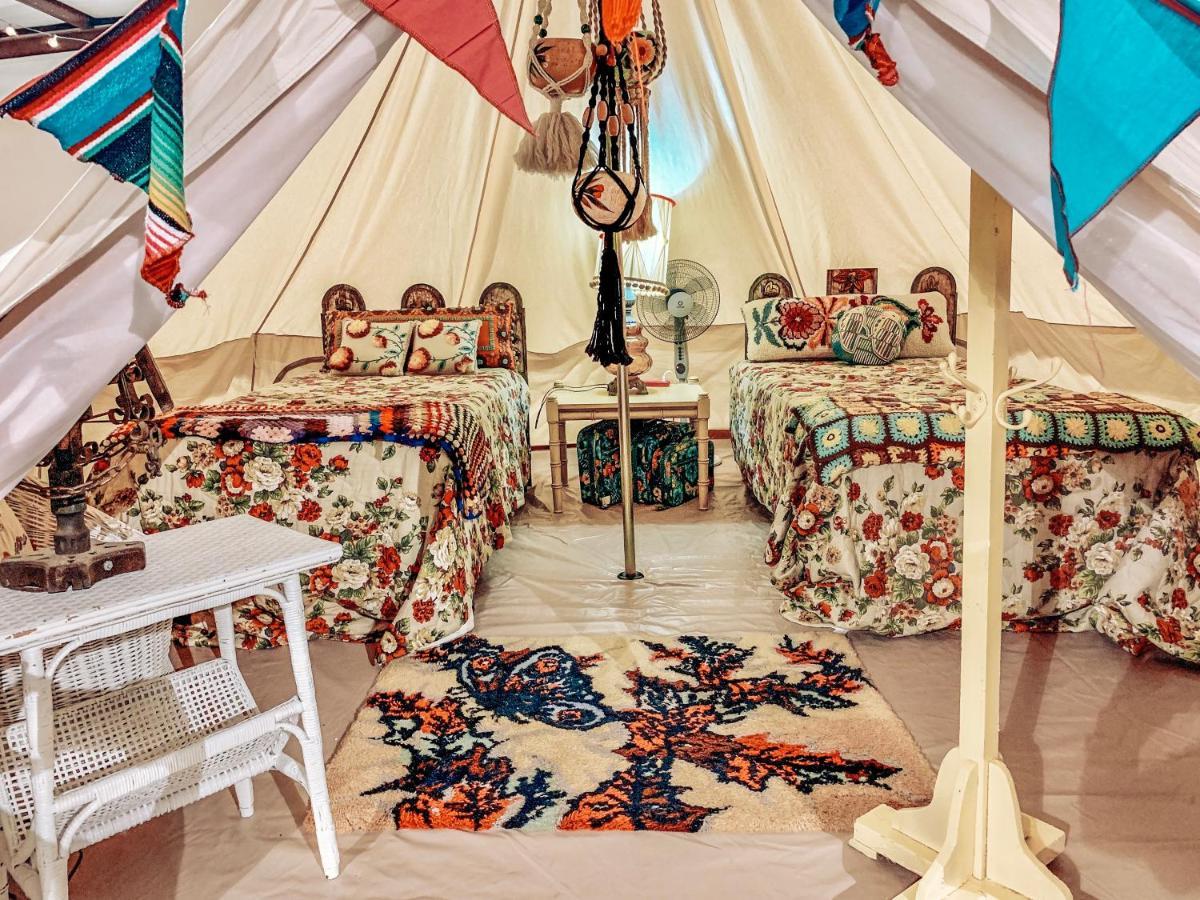 Lone Star Glamp Inn Warrenton Bagian luar foto