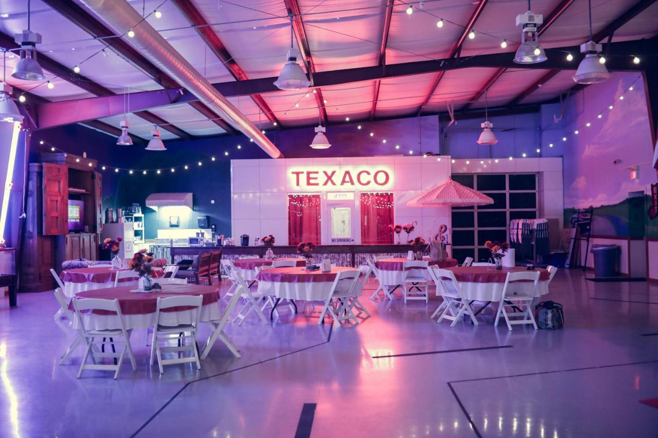 Lone Star Glamp Inn Warrenton Bagian luar foto