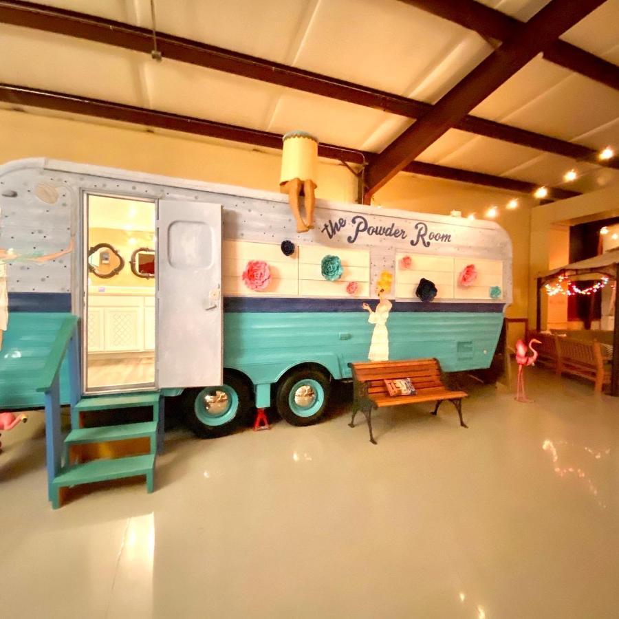 Lone Star Glamp Inn Warrenton Bagian luar foto