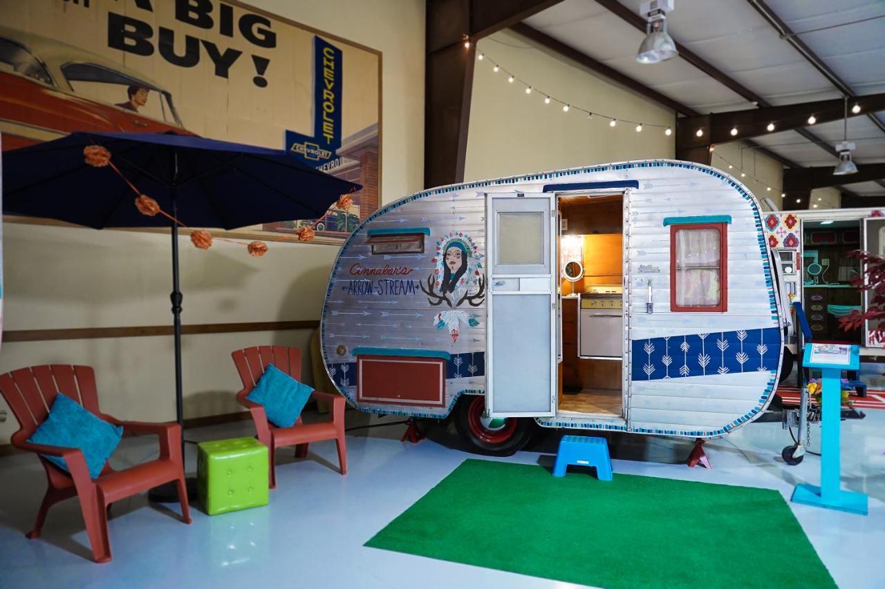 Lone Star Glamp Inn Warrenton Bagian luar foto