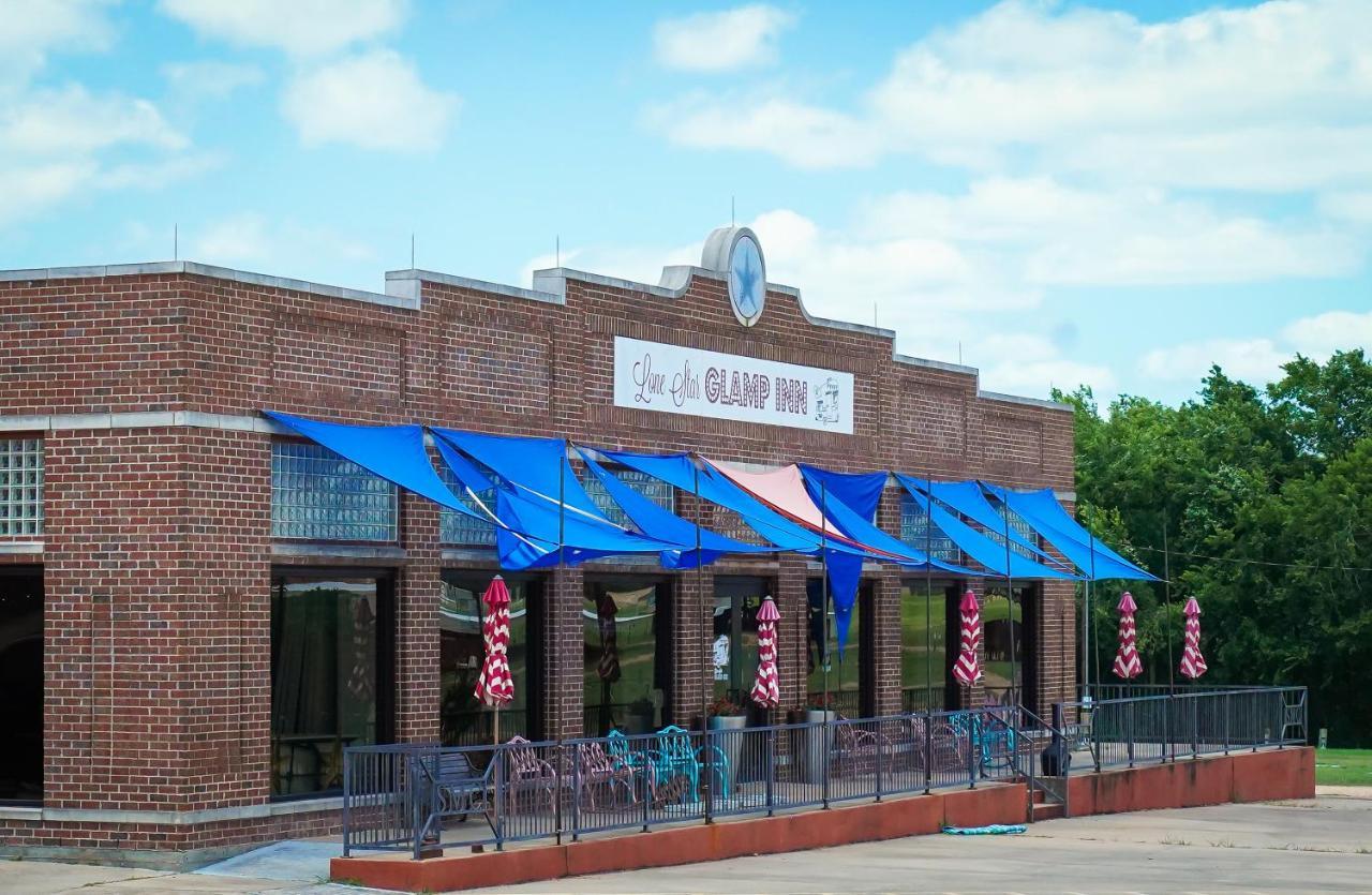Lone Star Glamp Inn Warrenton Bagian luar foto