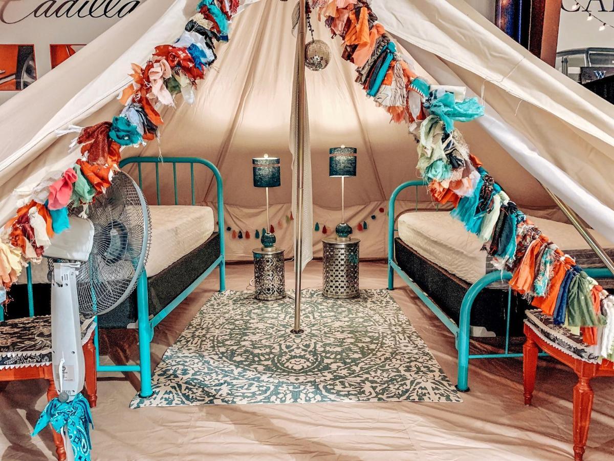 Lone Star Glamp Inn Warrenton Bagian luar foto