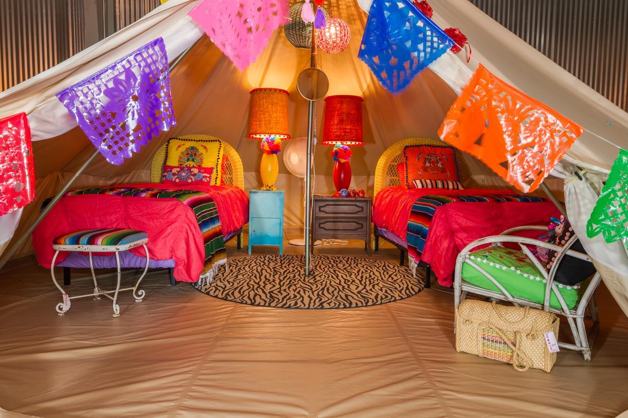 Lone Star Glamp Inn Warrenton Bagian luar foto