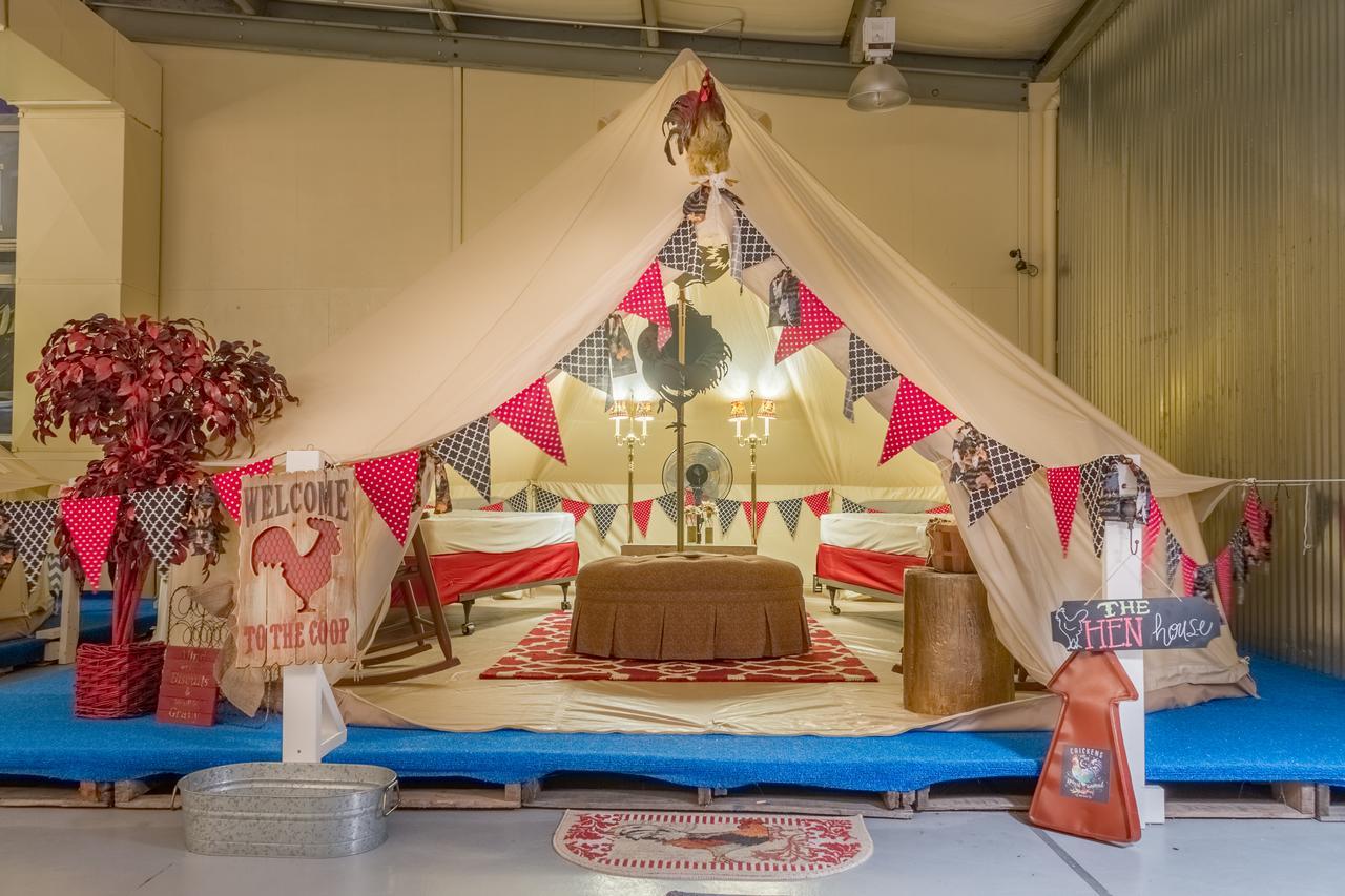 Lone Star Glamp Inn Warrenton Bagian luar foto