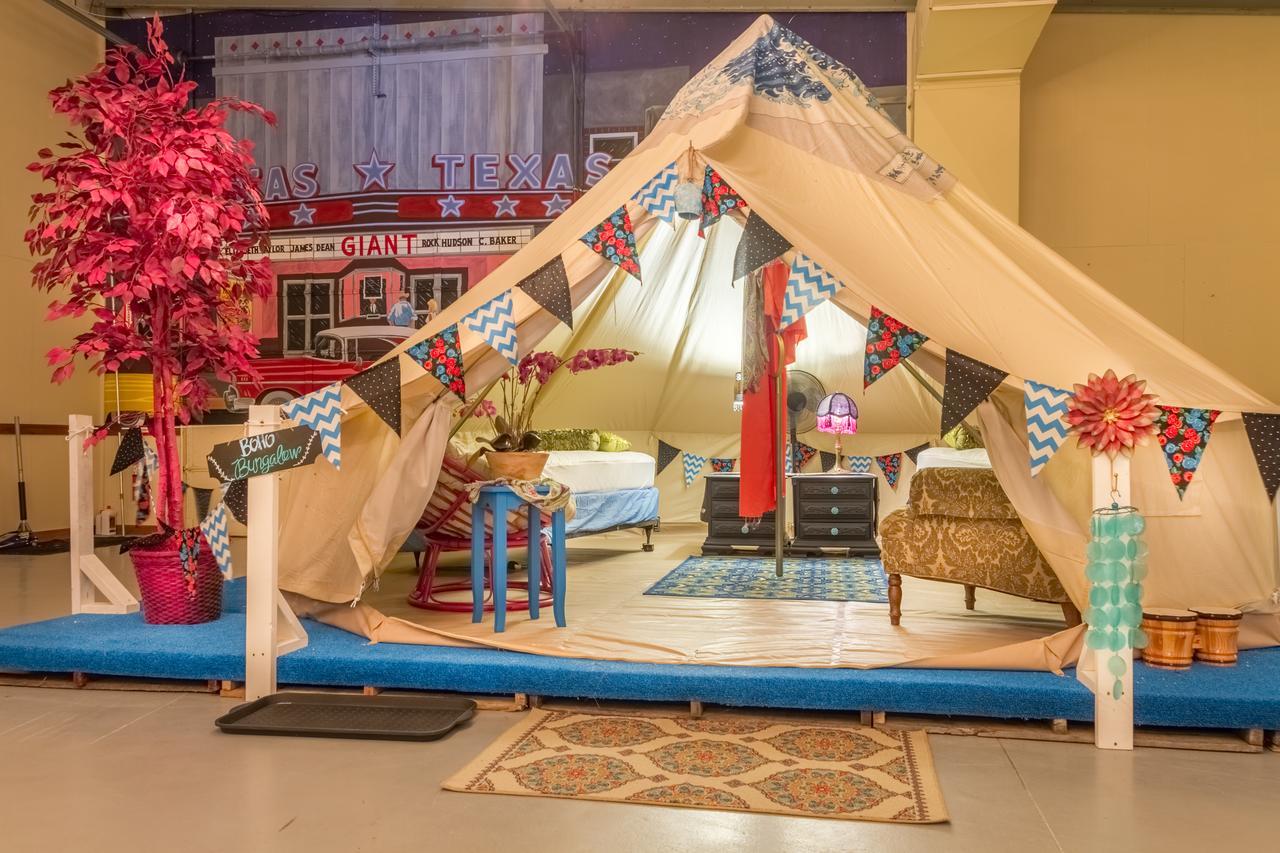 Lone Star Glamp Inn Warrenton Bagian luar foto