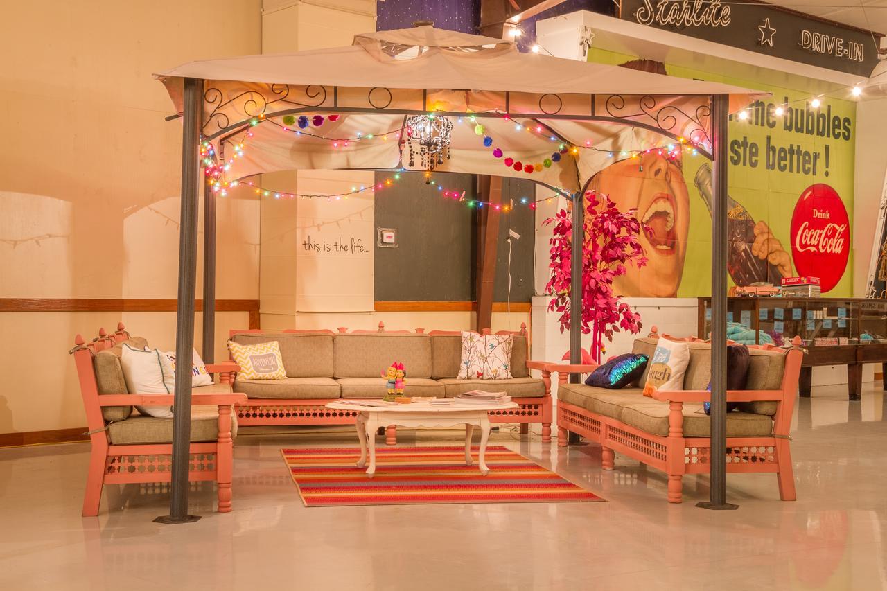 Lone Star Glamp Inn Warrenton Bagian luar foto